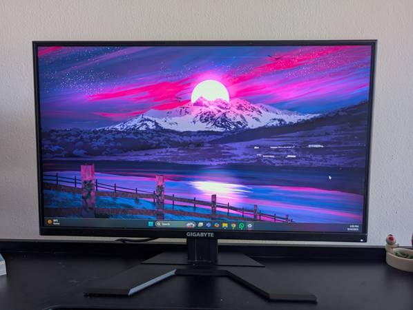 Gigabyte Monitor for SALE 1