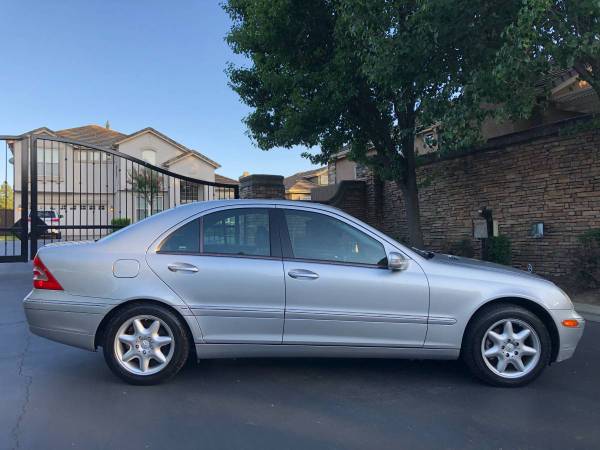 2001 Mercedes C240 Sedan - $5,50063617755157251123