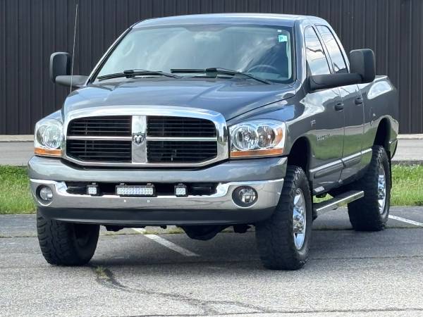2006 Dodge Ram SLT 2500 4X4 Quad Cab de gran resistencia $11,900 - $11,900 (Chesterfield Indiana)636219790347551219
