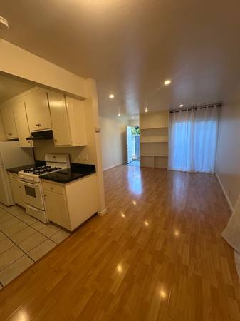 $2,399 / 1br - N berkeley 1bed 1bath remodeled accross from Andronicos walk to shops (berkeley)63845956532225120