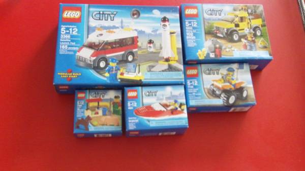 LEGO CITY RETIRED SET 1