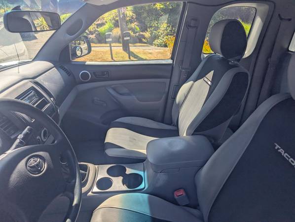 2007 Toyota Tacoma Silver - $5,750 (seattle, wa)63623005443075120