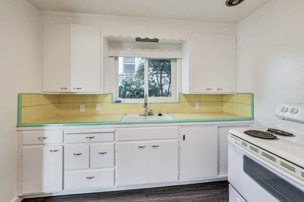 $2,295 / 1br - 850ft2 - Ready to view now! Visit our community today! (Oakland)63861103697537120