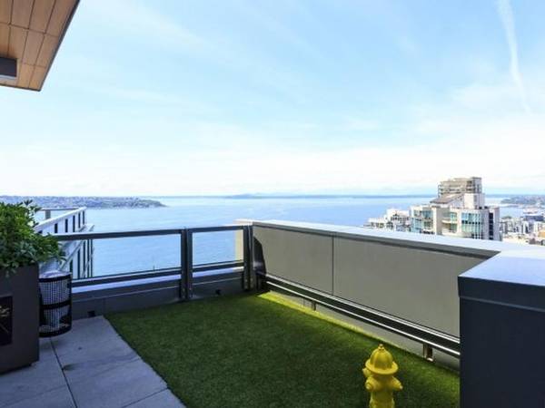 $1,886 / 483 pies² - Estudio/1 BA imprescindible con árbol de secoya característico, yoga en las instalaciones (Pike Place, Belltown, centro de Seattle)63850642001283123