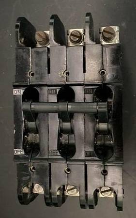 Heinemann. 3POLE CIRCUIT BREAKER. T–598114C–75 1