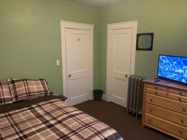 $300 / 1br - Private Room with furniture /  Furnished (Weekly Rate) (Brockton (Westside) Stoughton)63810113240705122