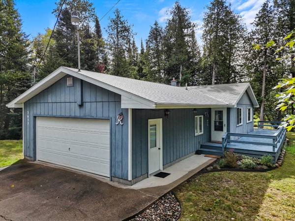 $1,995 / 3br - 1500ft2 - Very desirable home on the main Stream of the AuSable for rent. (Grayling)64037895561858121