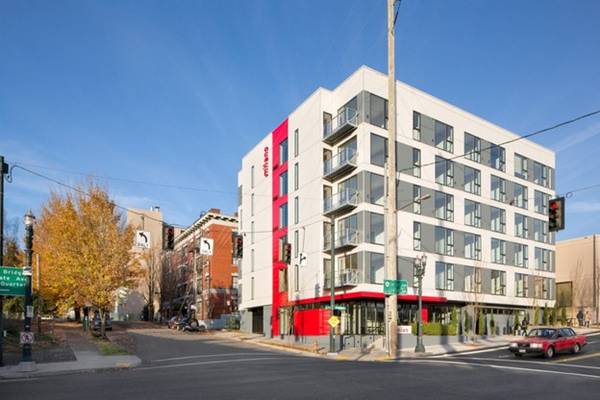 $1,099 Studio near Moda Center63842022175491120