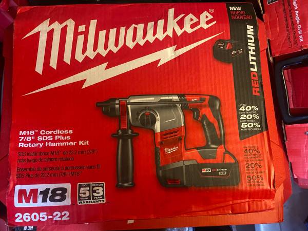 Milwaukee 2605-22 M18 Cordless Lithium-Ion 7/8 SDS-Plus Rotary Hammer Kit 1