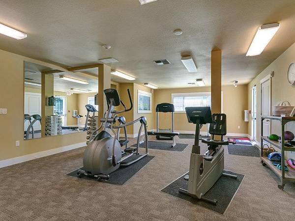 $1,558 / 2br - 856ft2 - Refrigerador, Casa Club, Ubicación Conveniente, Garajes Disponibles (Bend)63839292931329124
