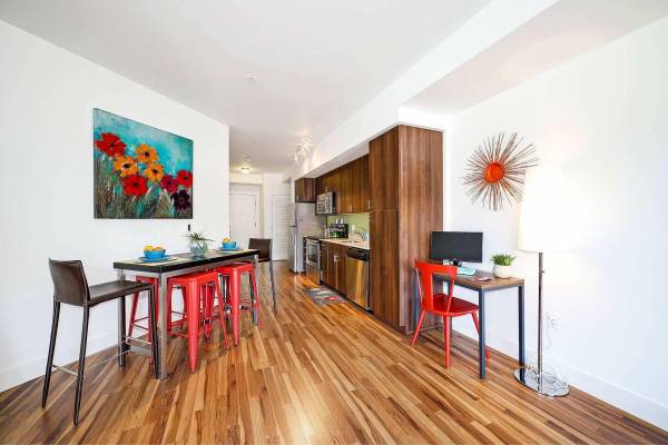 $1,960 / 1br - 680ft2 - Exclusive 1 BR/1 BA Condo with Rooftop Pool and Bark Park (Bothell)63808131326083120