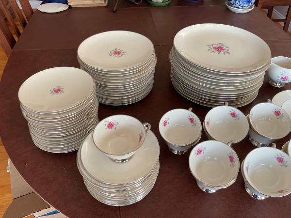 Beautiful, very large set of Flintridge Del Rose china - $190 (Fallbrook)63471472646403121