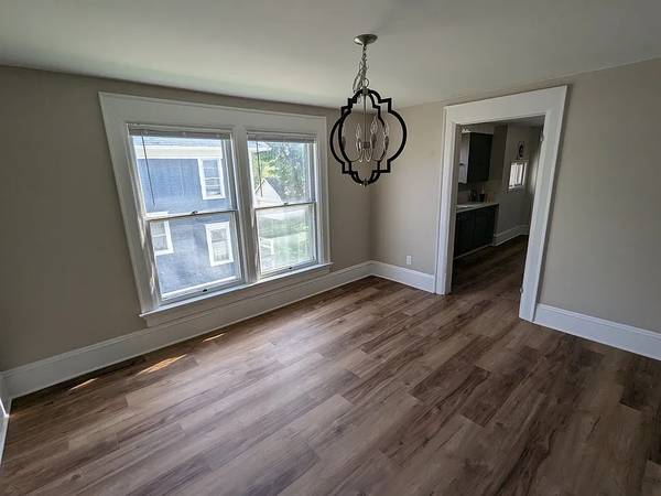 Spacious 2BR Upper - Central AC, ~1,450 Sq Ft, Pet Friendly! (Oct 1st) 1