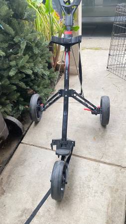 One TOP-FLITE Golf Caddy 1