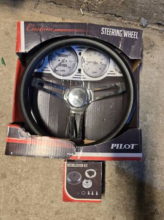 Steering wheel w/ adapter kit 1