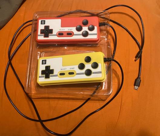 2 joysticks/controllers for portable console games 1