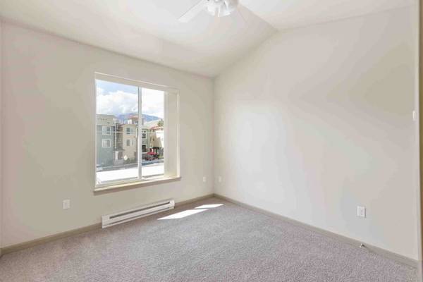 $1,799 / 2br - 930ft2 - This place will feel like home! 2 bed, 1 bath available! 930 Sq Ft! (Wenatchee)63922933041411124