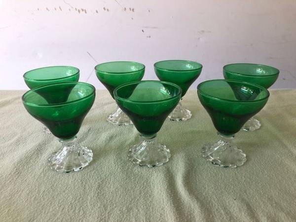 1940s Anchor Hocking Forrest Green Burple Glass Set 1