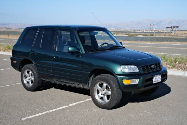 1999 Toyota RAV4 4WD Edición Especial 1 DUEÑO Bien Mantenido LIMPIO - $6,500 (fremont / union city / newark)63654702811905121