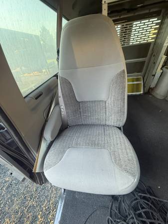 Furgoneta para silla de ruedas Econoline 1999 - $3.500 (Selah)63436934267395121