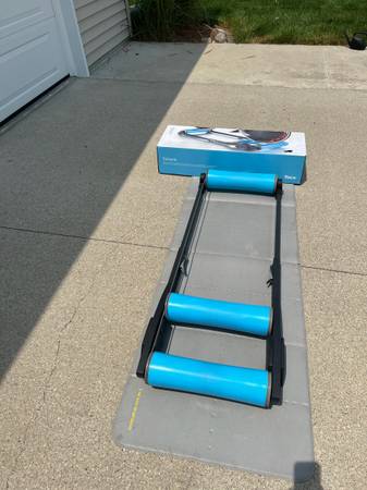 [PRICE DROP] Indoor Bike Rollers 1