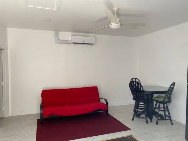 $1,275 / 1br - STUDIO (MELBOURNE)63823722385795122