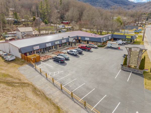 $750 / 909ft2 - Retail Space in Maggie Valley (Maggie Valley)64029208011137120