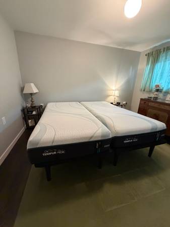 COMPLETE SPLIT KING SET — 2 Tempurpedic mattresses + 2 adjustable power bases 1