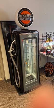 Harley-Davidson premium gas pump display case 1