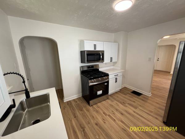 $975 / 2br - 2015 S. HACKLEY ST (MUNCIE)63680211316867123