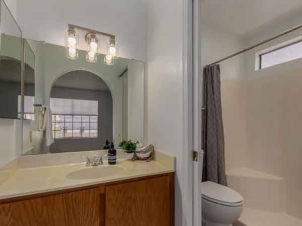 $800 / 2br - Freshly updated 2/bed  2/bath home (Phoenix, AZ)64047708598146123