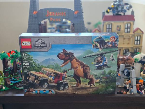 LEGO Jurassic World Carnotaurus Dinosaur Chase #76941 new unopened 1