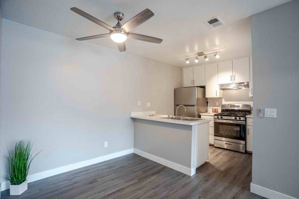 $2.099 / 2 habs - 840 pies² - Estufa/horno de gas, en Rocklin, CA, 2 habitaciones / 2 baños (5902 Springview Dr, Rocklin, CA)63228460310147122