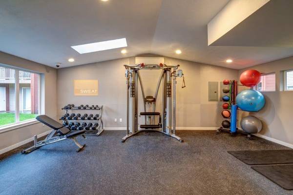 $2,074 / 2br - 973ft2 - Wonderful 973 sqft, 2 bed, 1 bath floorplan in Fife (Fife)63659499609731121