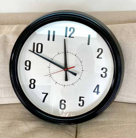 LARGE BLACK WALL CLOCK 1