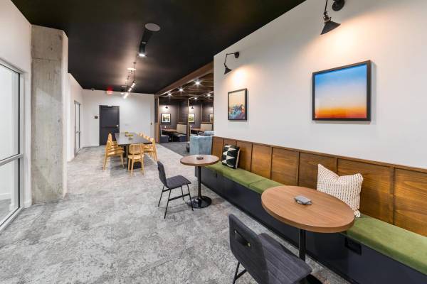 $1,999 / 598ft2 - Exceptional Studio Steps to Trails-6 Weeks Free & Quartz Counters (Redmond, Downtown Redmond)63773355409539121
