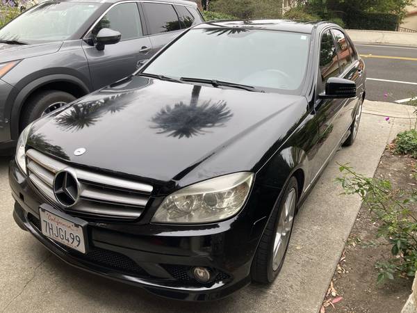 2011 Mercedes Benz c300 - $5,000 (Redondo beach)63618292865667122