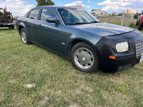 2005 Chrysler 300 limited - $2,000 (Douglas)634429346895391213