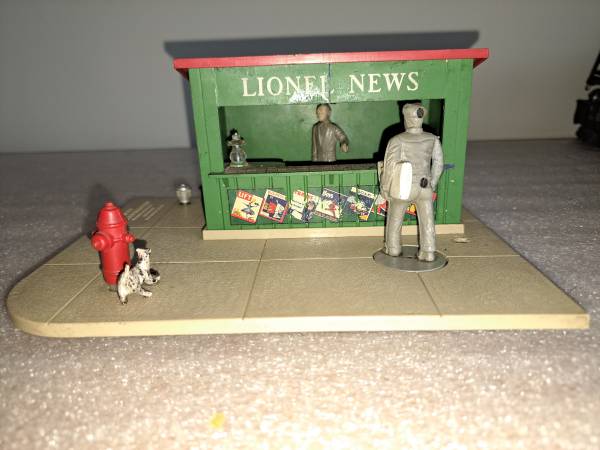 Lionel 128 Animated Newsstand 1