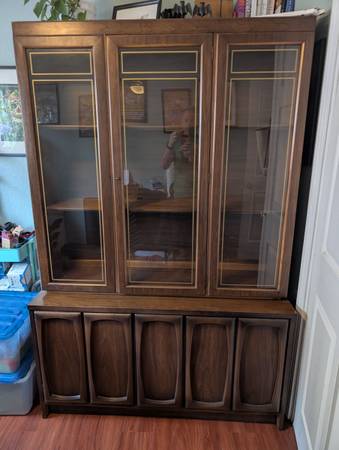 Vintage display/storage cabinet 1