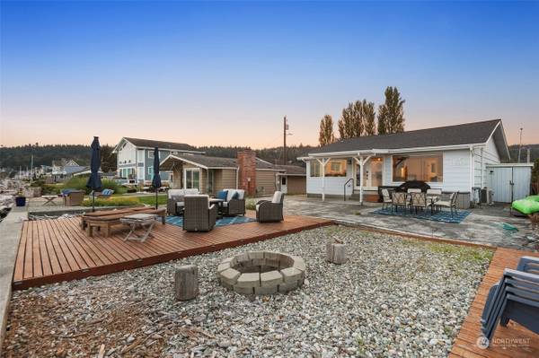 $182 / 2br - Ubicación ideal en la codiciada comunidad de Driftwood Shores Beach (Isla Camano, WA)64210696646145121