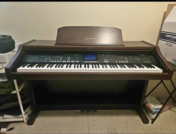 Technics Upright Electric Keyboard (88 keys) 1