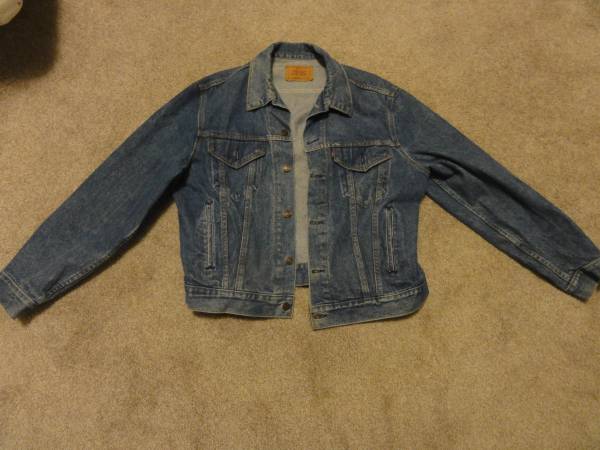 Levi's trucker jacket 1