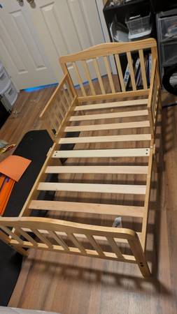 Toddler bed 1