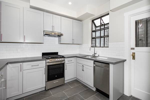 $4,495 / 1br - 622ft2 - Coming Soon/2459 Larkin&Greenwich/Remodeled/W/D in unit!!!! (russian hill)63686121648515122