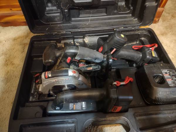 19.2V Craftsman tool set 1