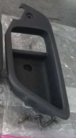 HYUNDAI TIBURON 2003 DOOR HANDLE DRIVERS SIDE BEVEL SLIGHTLY WORN USED 1
