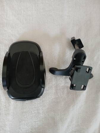 CAR PHONE MOUNT 1
