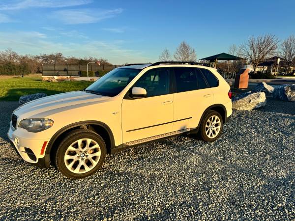 BMW X5 - $9,000 (Antelope)63619150139393122