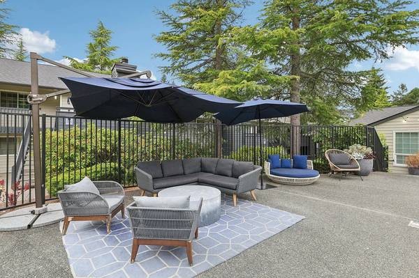 $1,944 / 2br - 880ft2 - ¡Ubicado en Mill Creek!, Balcónes y Patios Privados, 2H 2B (1324 Mill Creek Blvd, Mill Creek, WA)63850639931395121